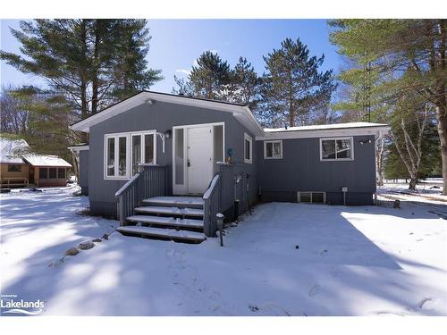 1517 Fox Point Road, Lake Of Bays (Twp), ON - Outdoor