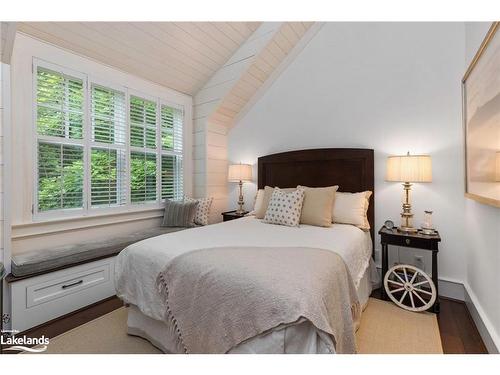 166 Bigwin Island, Baysville, ON - Indoor Photo Showing Bedroom
