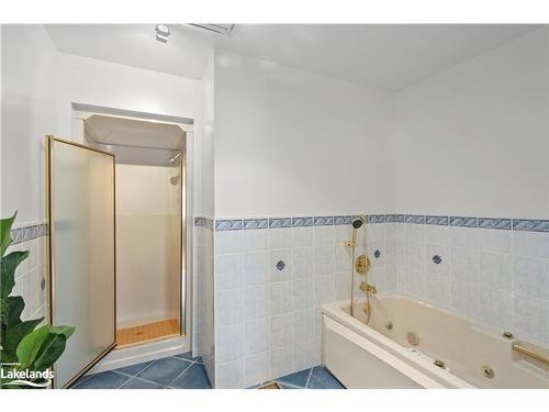 12-8 Beck Boulevard, Penetanguishene, ON - Indoor Photo Showing Bathroom