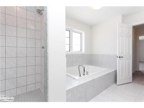 209 Stayner Street, Stayner, ON - Indoor Photo Showing Bathroom