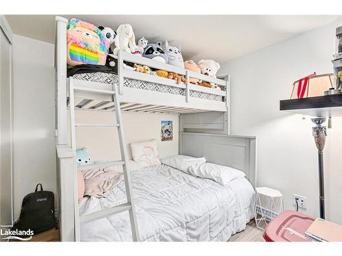 105-4 Anchorage Crescent, Collingwood, ON - Indoor Photo Showing Bedroom