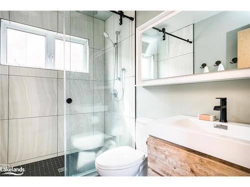 120 Maple Street, Collingwood, ON - Indoor Photo Showing Bathroom