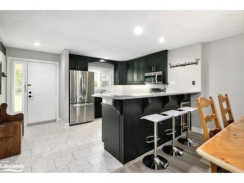 539 Oxbow Crescent, Collingwood, ON - Indoor Photo Showing Kitchen