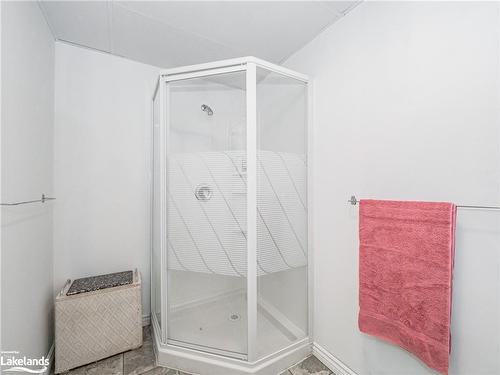10 Palmer Court, Bracebridge, ON - Indoor Photo Showing Bathroom
