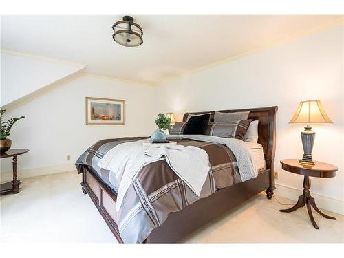 2 Woodview Drive, Clearview, ON - Indoor Photo Showing Bedroom