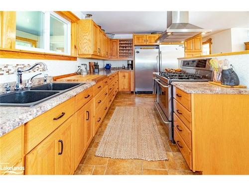 2072 Highway 520, Burk'S Falls, ON - Indoor Photo Showing Kitchen With Double Sink