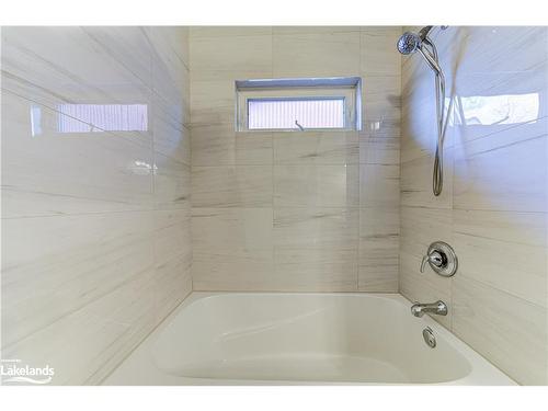 339 Robinson Road, Wasaga Beach, ON - Indoor Photo Showing Bathroom