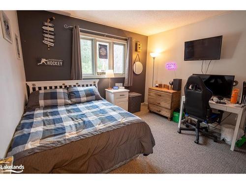 10-127 Southbank Drive, Bracebridge, ON - Indoor Photo Showing Bedroom