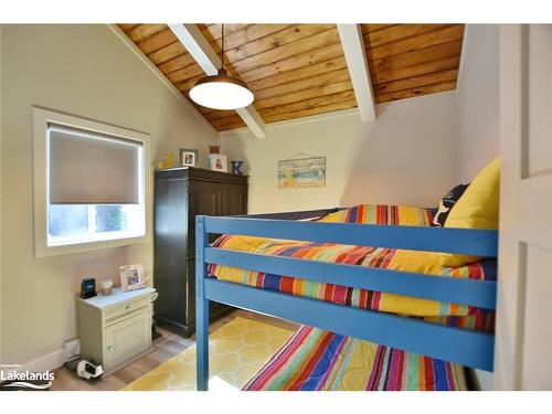 50 Stroud Crescent, Wasaga Beach, ON - Indoor Photo Showing Bedroom