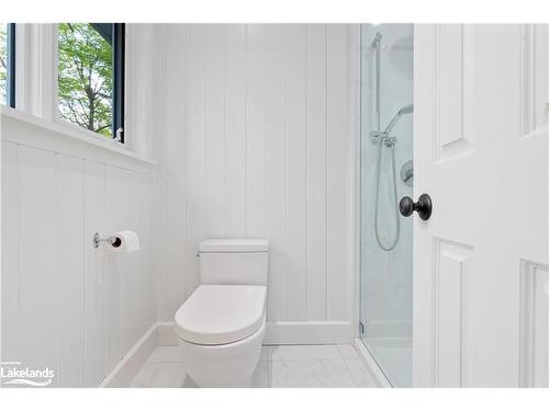 31 Moss Island, Seguin, ON - Indoor Photo Showing Bathroom