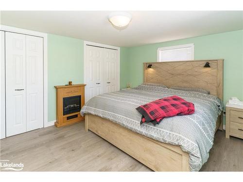 221 Violet Street, Gravenhurst, ON - Indoor Photo Showing Bedroom