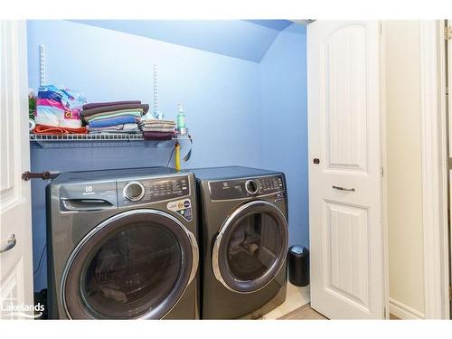 221 Violet Street, Gravenhurst, ON - Indoor Photo Showing Laundry Room