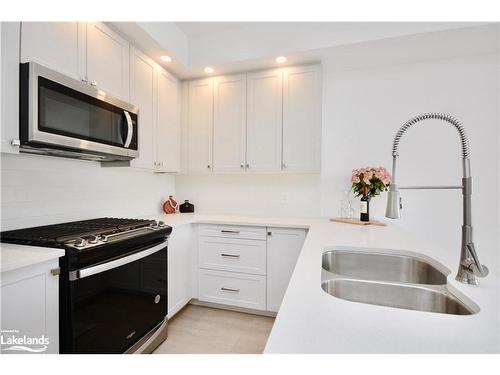 22 Allison Lane, Midland, ON - Indoor Photo Showing Kitchen With Double Sink