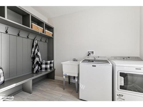 102 White Oak Crescent, The Blue Mountains, ON - Indoor Photo Showing Laundry Room