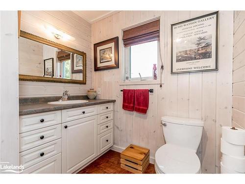 B55-19 Moon Island, The Archipelago, ON - Indoor Photo Showing Bathroom