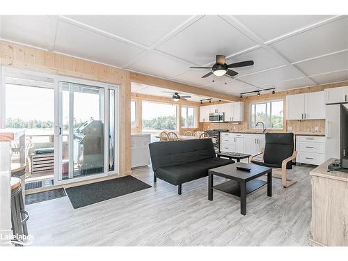 B55-19 Moon Island, The Archipelago, ON - Indoor Photo Showing Living Room