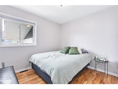 2-155 Albert Street, Meaford, ON - Indoor Photo Showing Bedroom