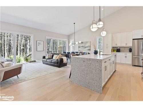 113 Tekiah Road, The Blue Mountains, ON - Indoor Photo Showing Kitchen