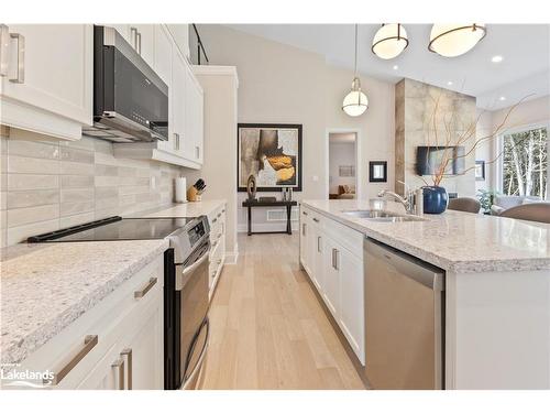 113 Tekiah Road, The Blue Mountains, ON - Indoor Photo Showing Kitchen With Double Sink With Upgraded Kitchen