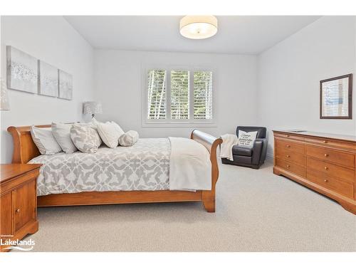 113 Tekiah Road, The Blue Mountains, ON - Indoor Photo Showing Bedroom