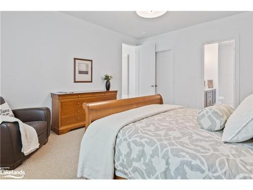 113 Tekiah Road, The Blue Mountains, ON - Indoor Photo Showing Bedroom