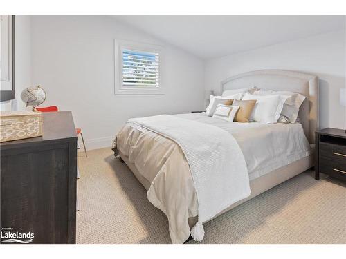 113 Tekiah Road, The Blue Mountains, ON - Indoor Photo Showing Bedroom