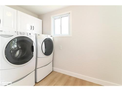 15 Hawthorne Drive, Innisfil, ON - Indoor Photo Showing Laundry Room