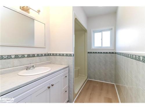 15 Hawthorne Drive, Innisfil, ON - Indoor Photo Showing Bathroom