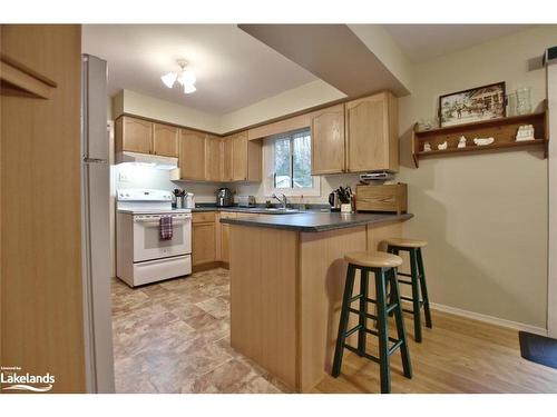 1030 Sixth Street, Clearview, ON - Indoor Photo Showing Kitchen