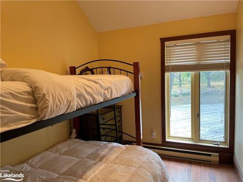 133 Arrowhead Road, The Blue Mountains, ON - Indoor Photo Showing Bedroom