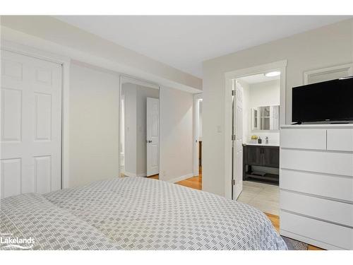 489 Balsam Chutes Road, Port Sydney, ON - Indoor Photo Showing Bedroom