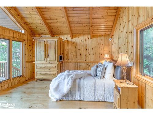 12 Island 2075/Arthur Island, Port Severn, ON - Indoor Photo Showing Bedroom