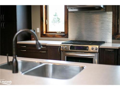 119 Venture Boulevard, The Blue Mountains, ON - Indoor Photo Showing Kitchen With Double Sink