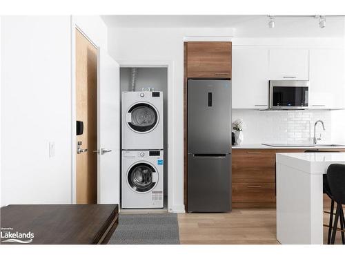 206-120 Carrick Trail, Gravenhurst, ON - Indoor Photo Showing Laundry Room