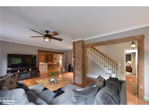 15 River Street, Coldwater, ON - Indoor Photo Showing Living Room
