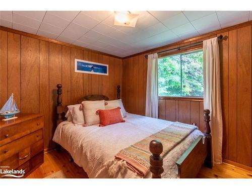 1020 Gordonier Lake Road Private, Bracebridge, ON - Indoor Photo Showing Bedroom