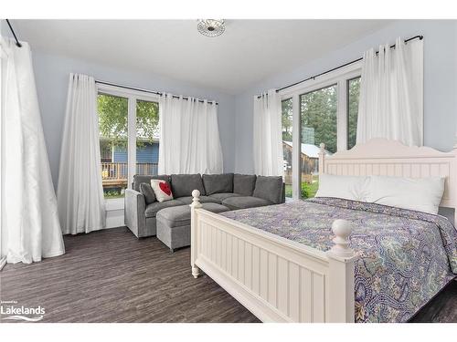 379 Santas Village Road, Bracebridge, ON - Indoor Photo Showing Bedroom