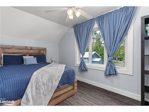 379 Santas Village Road, Bracebridge, ON - Indoor Photo Showing Bedroom