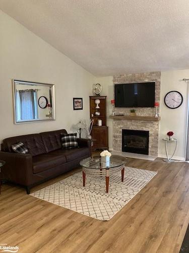 160-160 Escarpment Crescent, Collingwood, ON - Indoor Photo Showing Living Room With Fireplace