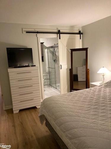 160-160 Escarpment Crescent, Collingwood, ON - Indoor Photo Showing Bedroom