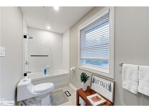 73 Arthur Street E, Thornbury, ON - Indoor Photo Showing Bathroom