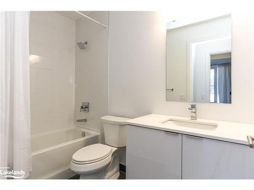215-1 Hume Street, Collingwood, ON - Indoor Photo Showing Bathroom