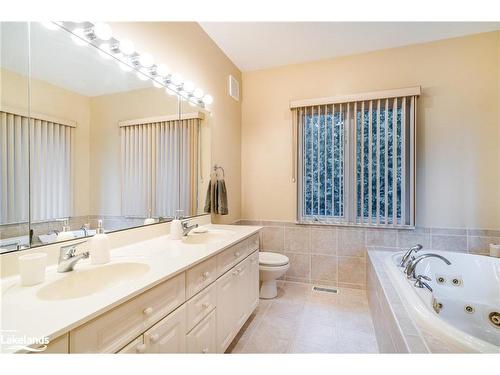 25 Mount View Court, Collingwood, ON - Indoor Photo Showing Bathroom