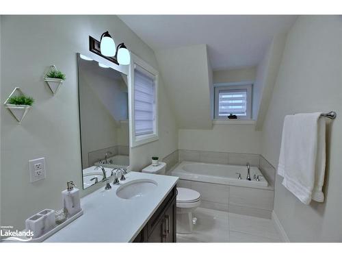 155 Courtland Street, The Blue Mountains, ON - Indoor Photo Showing Bathroom