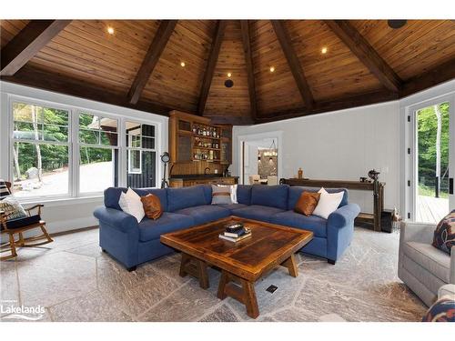 30 Bigwin Island, Baysville, ON - Indoor Photo Showing Living Room