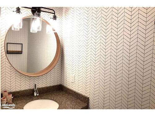 31 Silver Glen Boulevard, Collingwood, ON - Indoor Photo Showing Bathroom