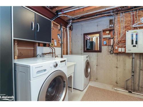 31 Silver Glen Boulevard, Collingwood, ON - Indoor Photo Showing Laundry Room