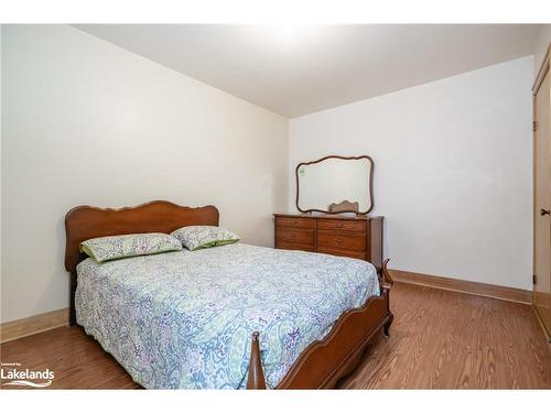 48 Poyntz Street, Penetanguishene, ON - Indoor Photo Showing Bedroom