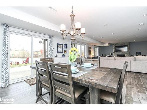 16 Sunset Court, Wasaga Beach, ON - Indoor Photo Showing Dining Room