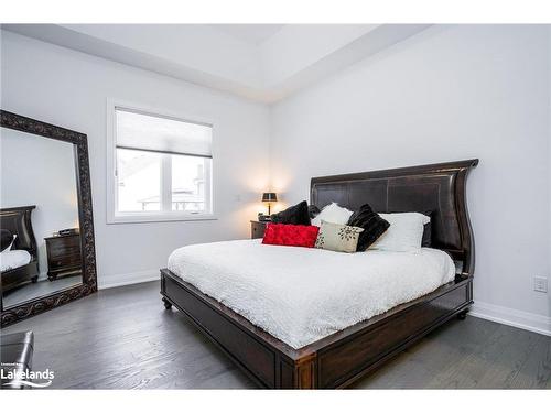 115 Beacon Drive, Thornbury, ON - Indoor Photo Showing Bedroom